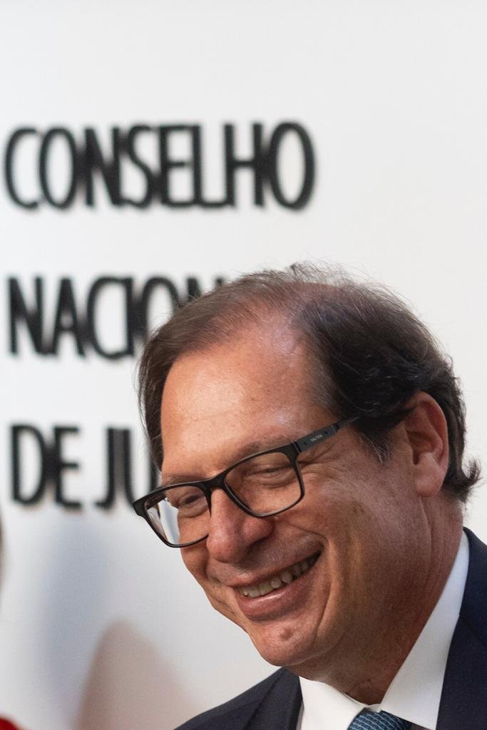 Ministro Luis Felipe Salomão Corregedor Nacional de Justiça, no CNJ sorri durante conversa com jornalistas
