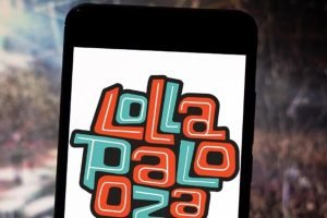 Foto colorida do logo do evento Lollapalooza Brasil - Metrópoles