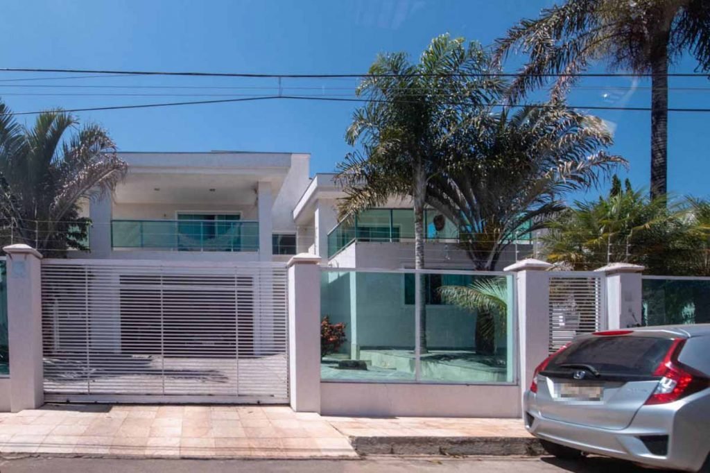 fachada da casa da ex-esposa do Bolsonaro2