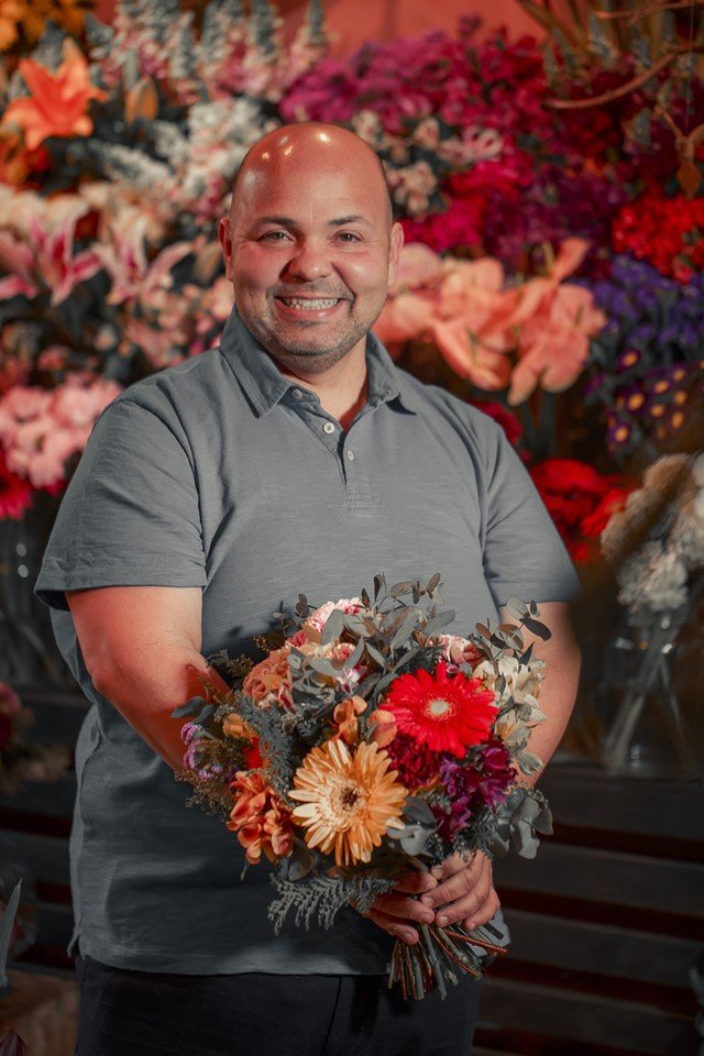 Rodrigo Resende Inaugura Endereço Da Boutique Magia Das Flores Comunidade Vip