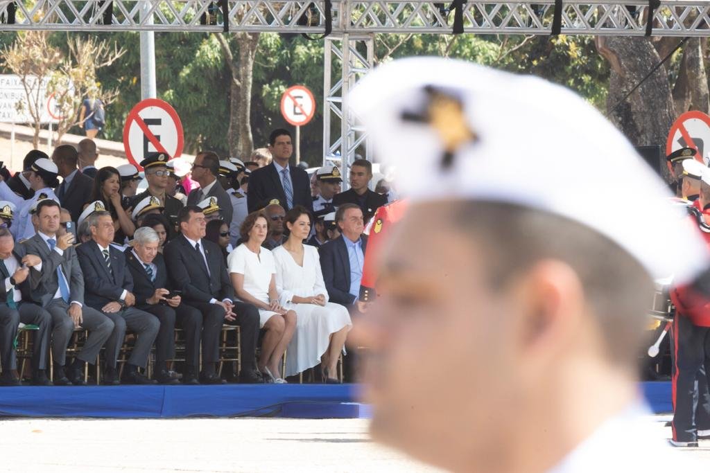 presidente jair bolsonaro e autoridades troca bandeira praca do tres poderes brasilia 6