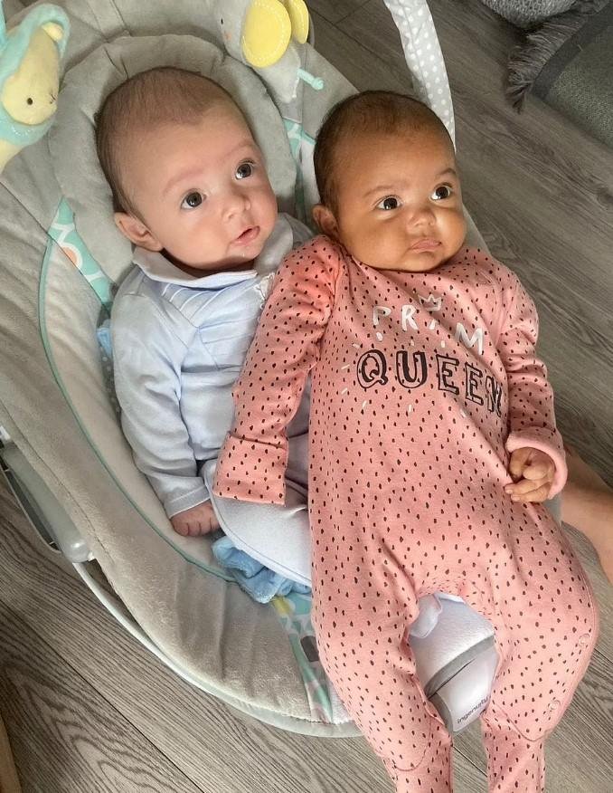 gemeos com tom de pele diferente