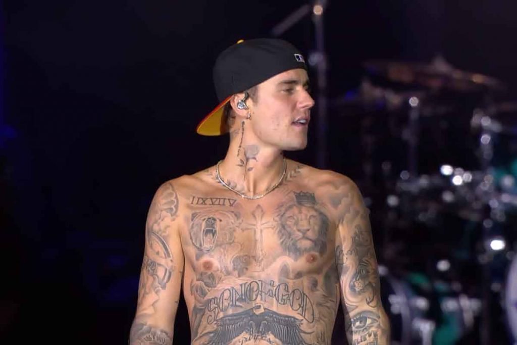 Photo of Justin Bieber during a concert at Rock in Rio