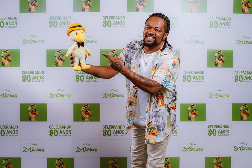 Foto colorida de Xande de Pilares