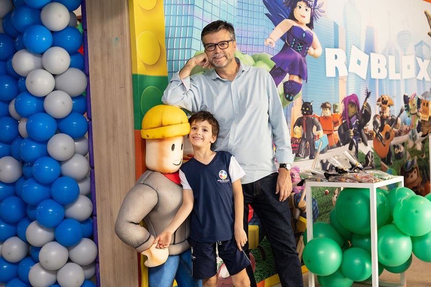 João Estevão Carvalho celebra 7 anos com superfesta em clima de Roblox