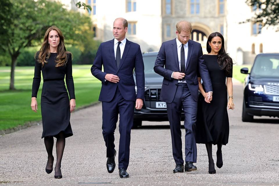 Harry, Meghan Markle, Kate E William São Vistos Lado A Lado Em Windsor ...