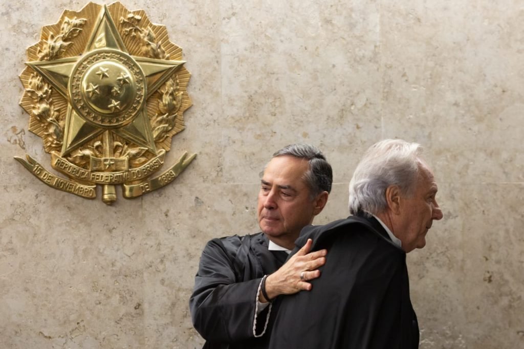 Ricardo Lewandowski durante cerimônia de posse da ministra Rosa Weber para a Presidência do STF e Luís Roberto Barroso, assume a vice-presidência do supremo