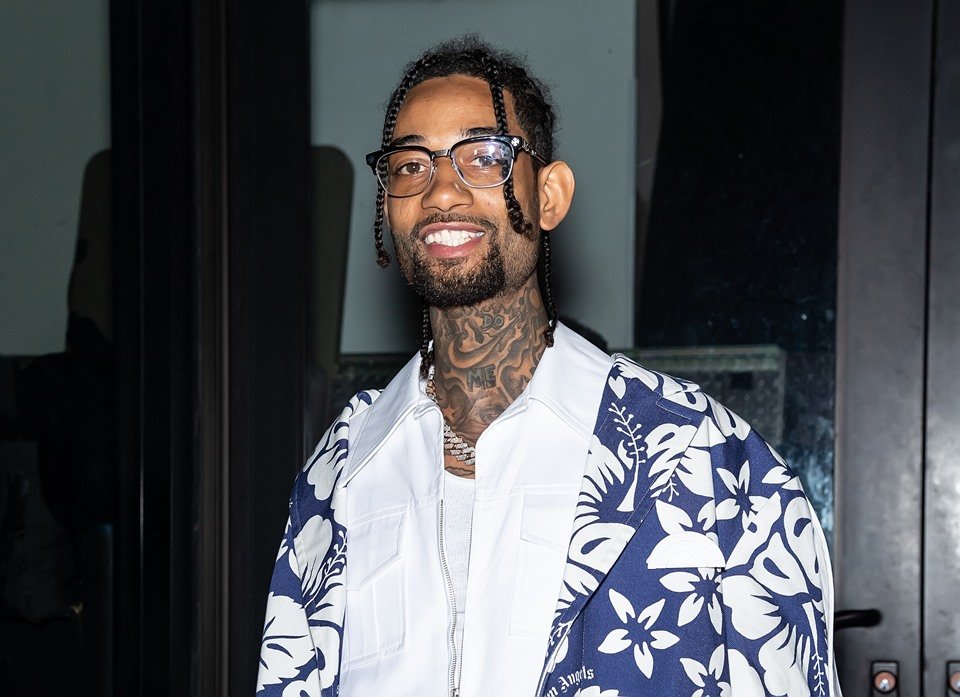 Foto colorida de PnB Rock