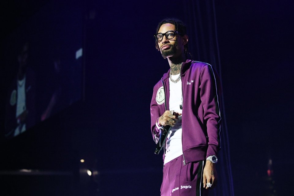 Foto colorida de PnB Rock