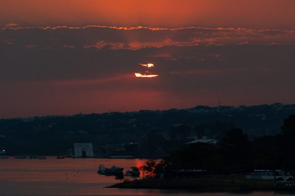 por do sol calor seca 35 graus periodo de seca e baixa humidade