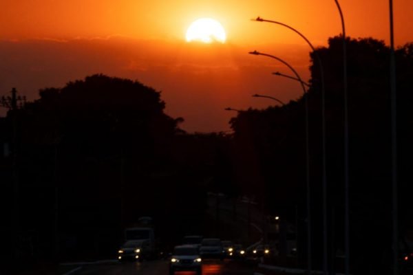 por do sol calor seca 35 graus periodo de seca e baixa humidade