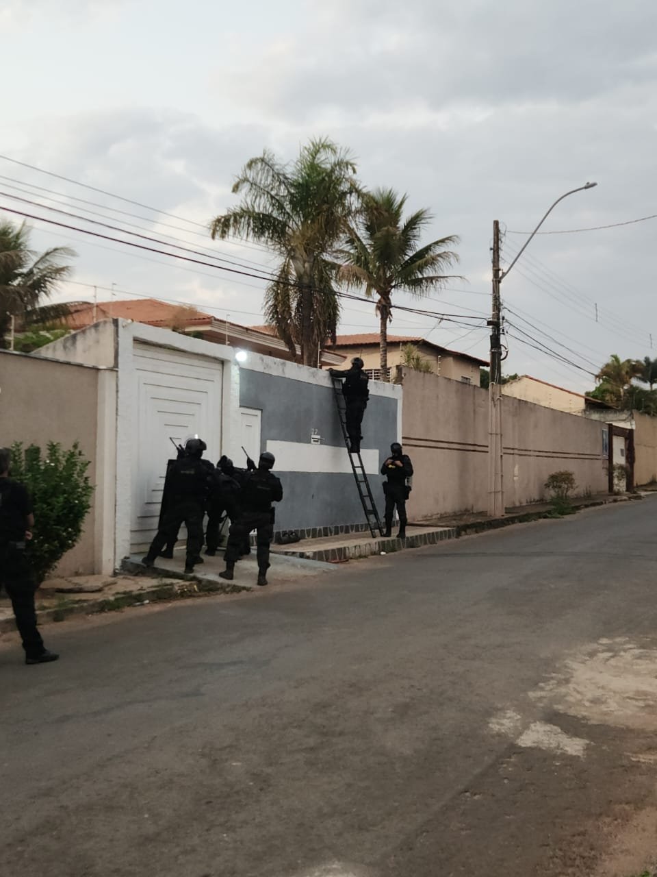 Operação da Polícia Civil fecha casa de jogos de azar em Vicente Pires