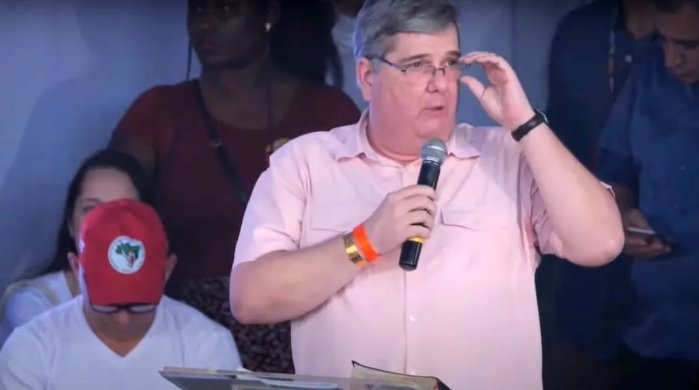 Presidente de convenção evangélica renuncia após apoio a Lula