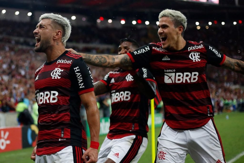 Domingo, na final da Copa do Brasil, Flamengo e São Paulo, feijoada grátis  na República - AcreNews