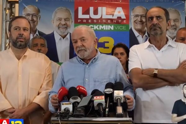Lula e Alexandre Kalil em Minas Gerais