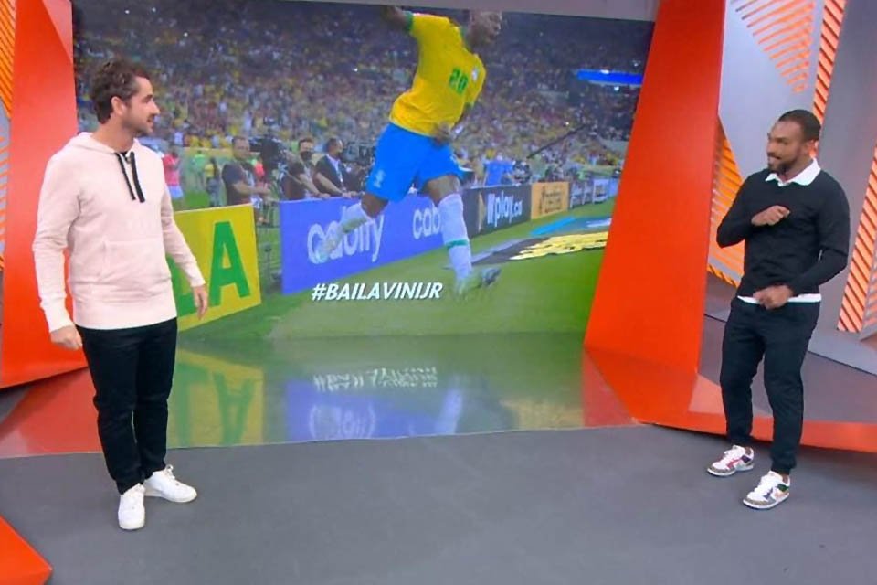 Richarlyson dança funk no Globo Esporte para apoiar Vini Jr.