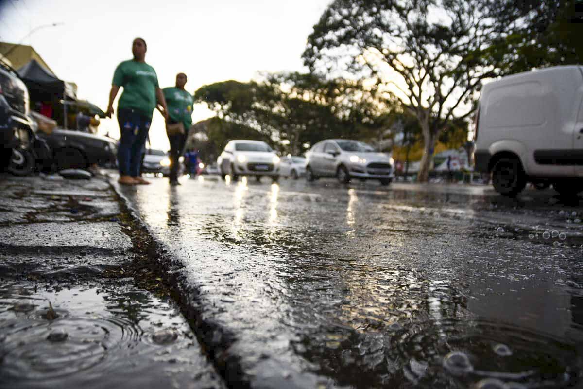 DF emite alerta para queimadas até o fim do período de seca na