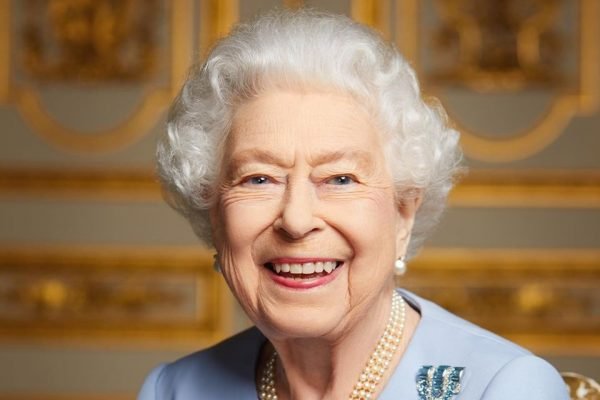 Foto colorida da rainha Elizabeth II-Metrópoles