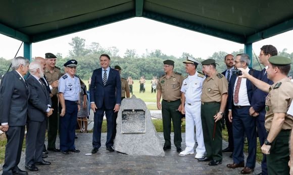 Bolsonaro inaugura pedra fundamental de Colégio Militar de São Paulo