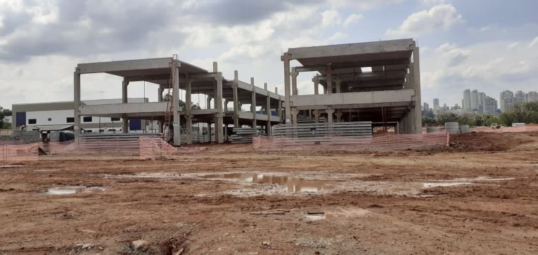 Obra do Colégio Militar de São Paulo, no Campo de Marte