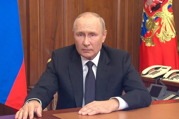 Putin convoca cidadãos e ameaça guerra nuclear contra Ocidente