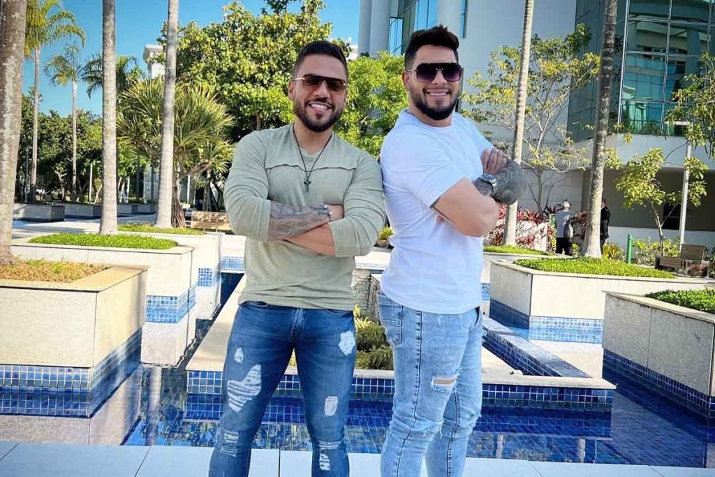 Foto dos cantores Dupla João Bosco e Gabriel