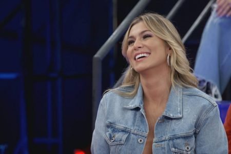 Na televisão, Livia Andrade revela tatuagem misteriosa | Metrópoles
