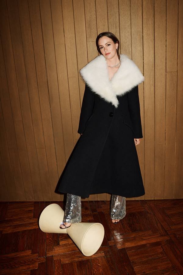 Leighton Meester usando peças da Farfetch