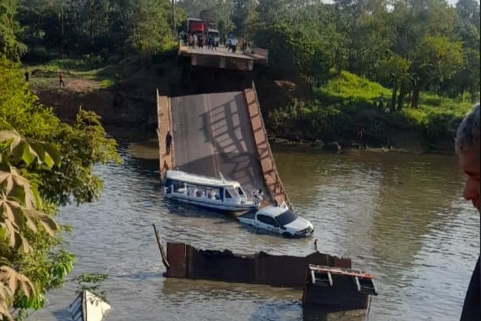 Vídeo Ponte Desaba Em Rio No Amazonas E Deixa Mortos E Feridos Metrópoles 2371