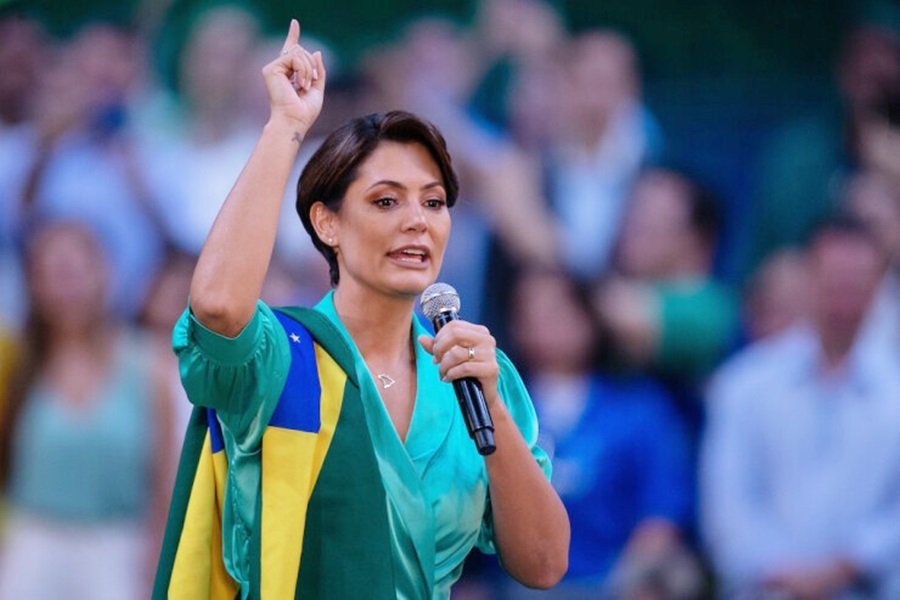 Foto: Michelle Bolsonaro é mãe de Laura, quinta filha de Jair