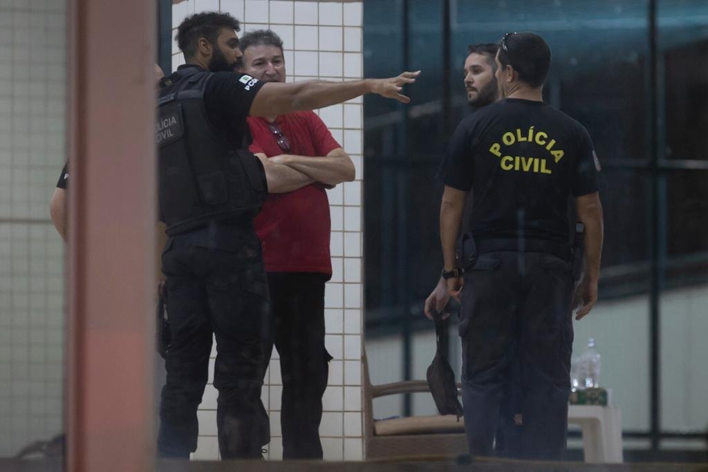 policia civil durante a ocorrência