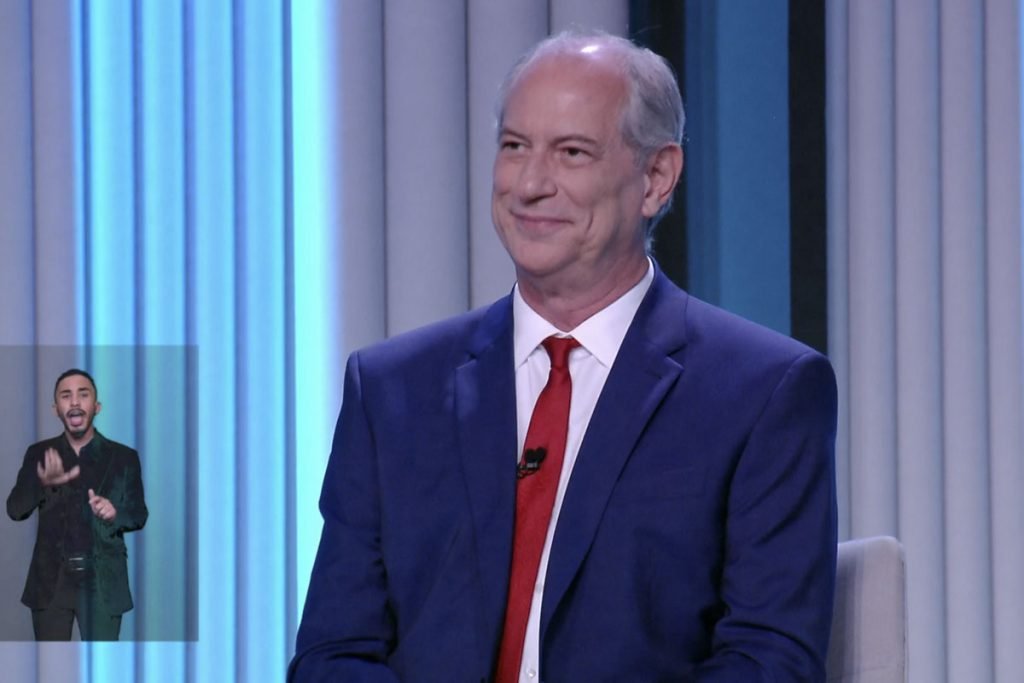 thumb-poster-3x2-903 lula e Ciro gomes durante debate presidenciaveis eleicoes 2022 TV globo candidatos