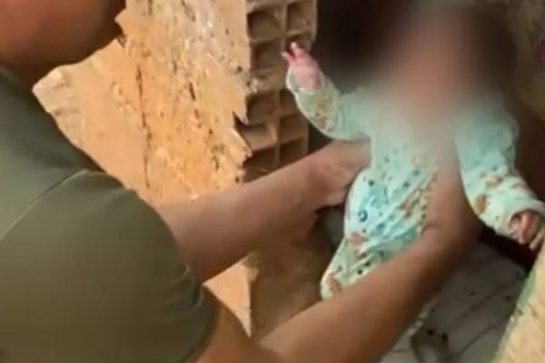 Bebê achado sozinho em Goiânia