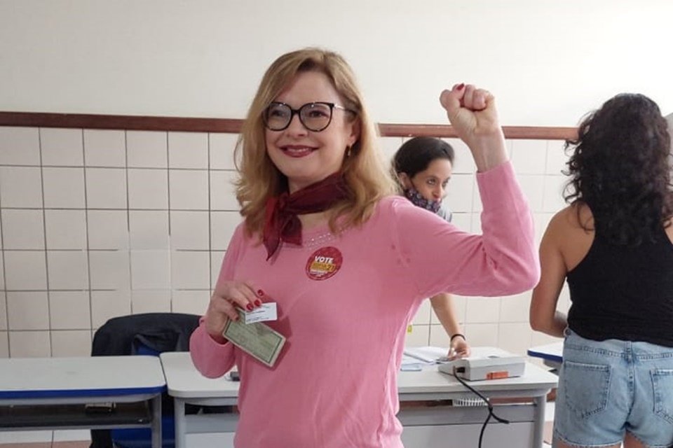 Sofia Manzano vota em Salvador