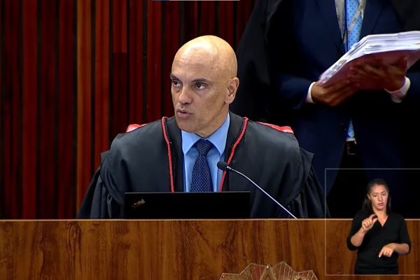 alexandre de moraes presidente do tse