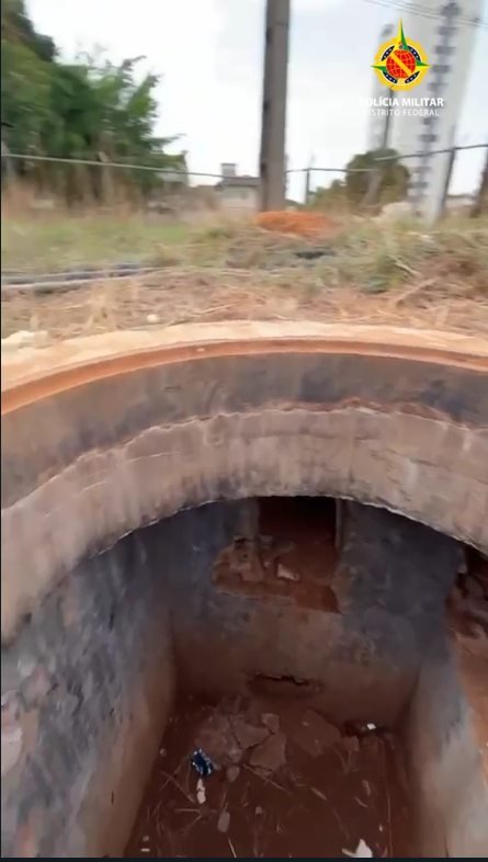 Entrada para local onde guarda cabos de energia