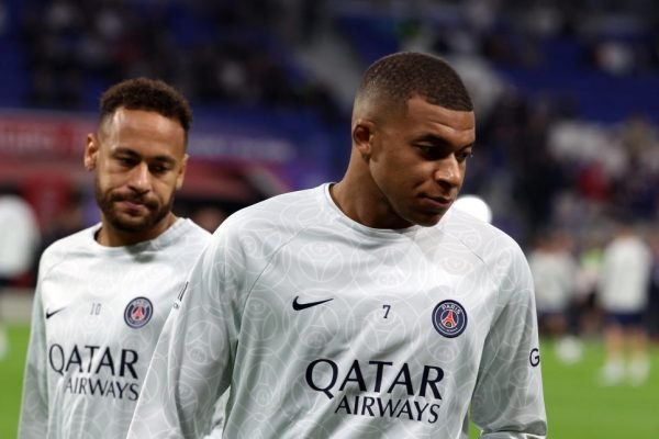 Jornal: PSG quer contratar 'amigo de Neymar' para substituir Mbappé