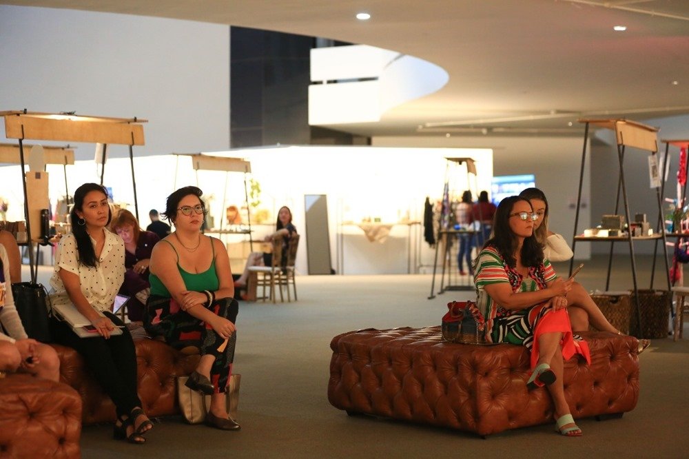 Brasília (DF), 06/10/22. Por dentro da moda. Fora dos Padrões. Mesa 1. Consumo Consciente. mediadora Romilda Gomes; Gisela Barrozo e Rachel Smidt. 