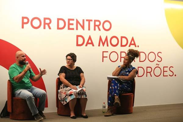Palestra no evento Metrópoles Fashion e Design com participação de Cléber Oliveira, Romilda Gomes e Lia Maria