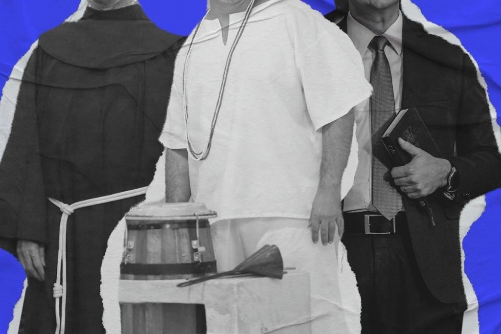 Líderes religiosos vestidos com aparatos