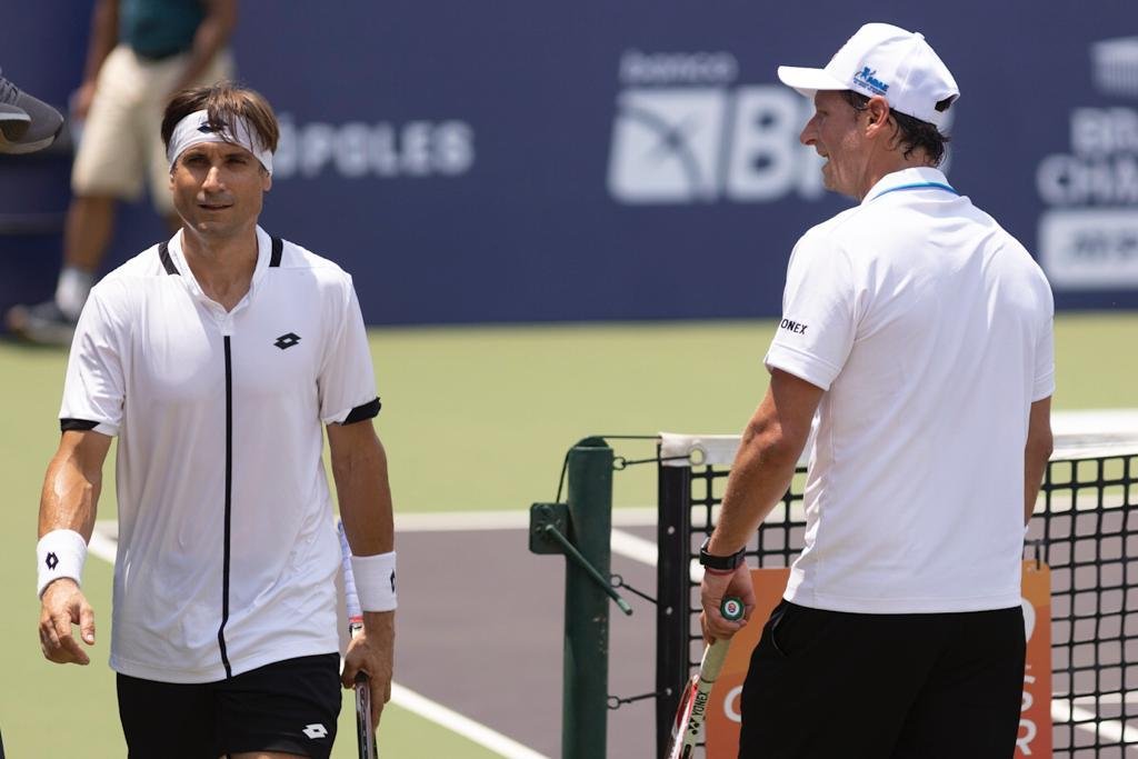 Brasília Champions Tour agita Arena BRB com partidas de tênis