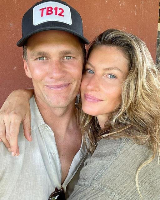 Foto colorida de Gisele Bündchen e Tom Brady - metropoles