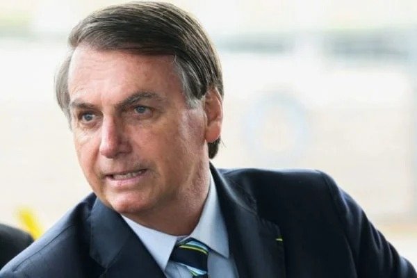 Deputado aciona PGR para investigar Bolsonaro por “clima” com meninas