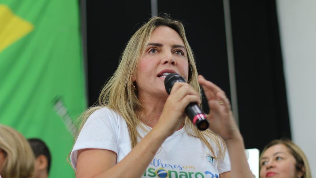 Celina Leão