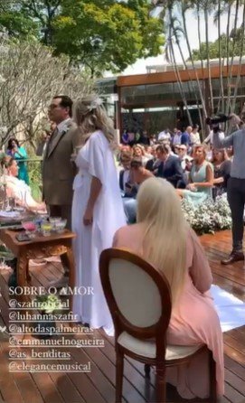 Luciano Szafir e Luhanna Melloni oficializam união após 11 anos juntos