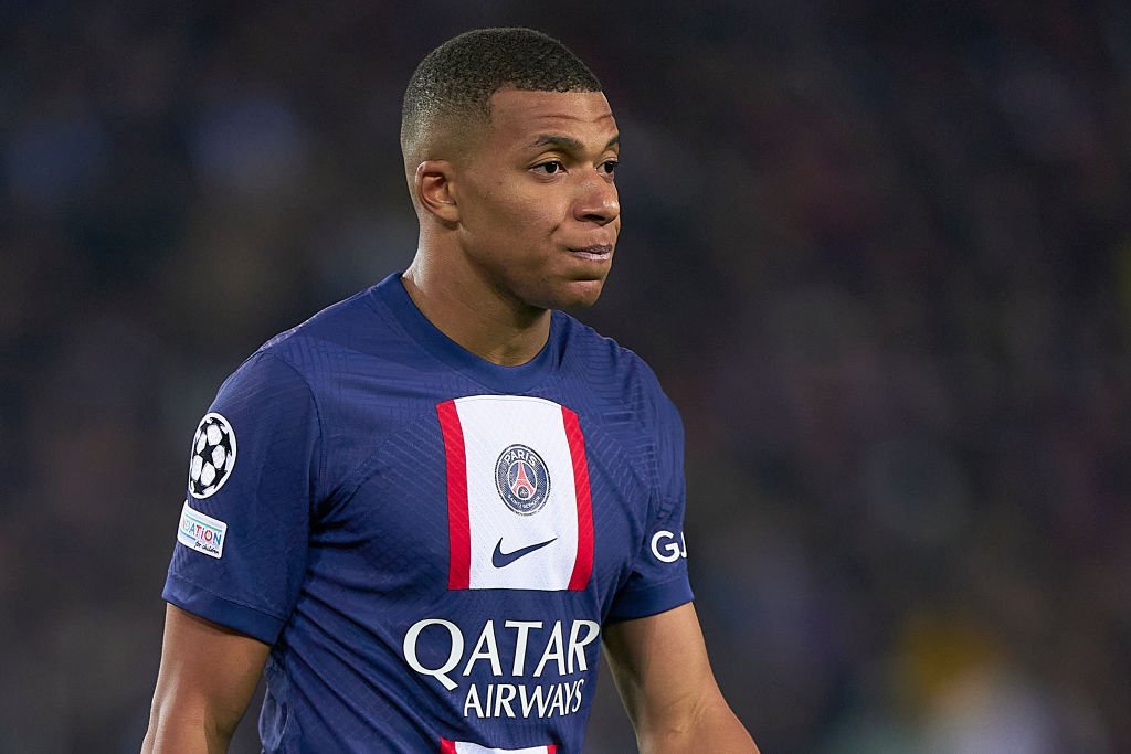 Ex-jogador do Chelsea atira sobre Mbappé: «É o maior bebé do mundo do  futebol» - PSG - Jornal Record