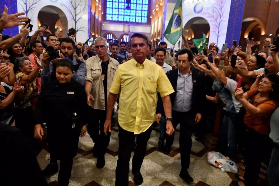 Depois do encontro com evangélicos em BH, o presidente Bolsonaro foi ao Santuário de Nossa Senhora Aparecida, em São Paulo