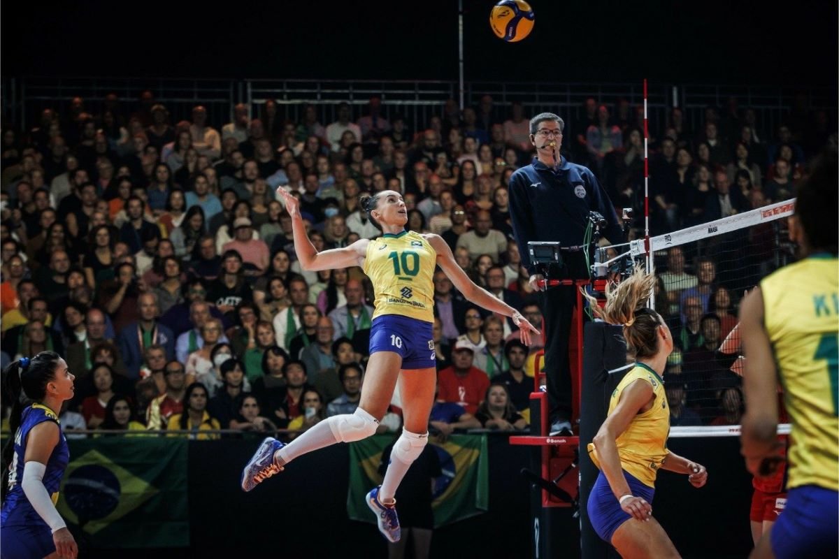 Brasil vence Quênia na estreia do Mundial de Vôlei feminino