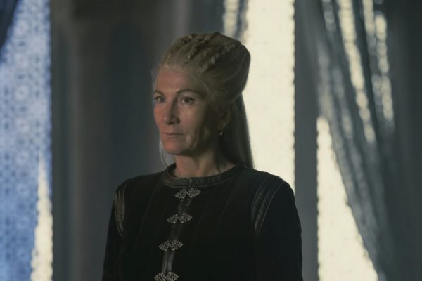 Personagem Rhaenys Targaryen (Eve Best) no seriado da HBO "A Casa do Dragão" - Metrópoles