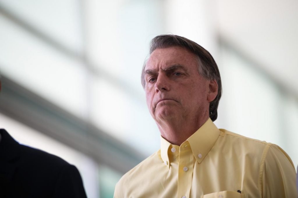 Presidente Bolsonaro fala com à imprensa no Palácio da Alvorada - Metrópoles